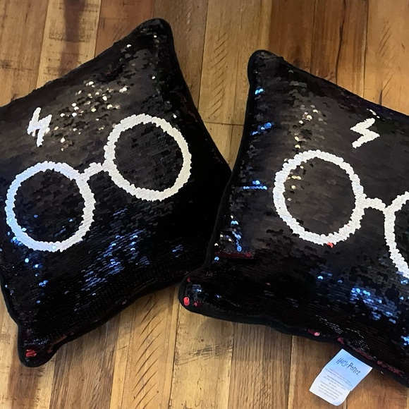 Set of Harry Potter Sequined Pillows Reversible - Picture 4 of 5